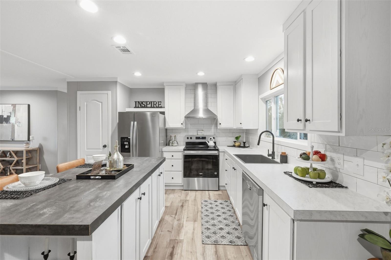 TROPICAL MOBILE HOME VILLAGE - Residential