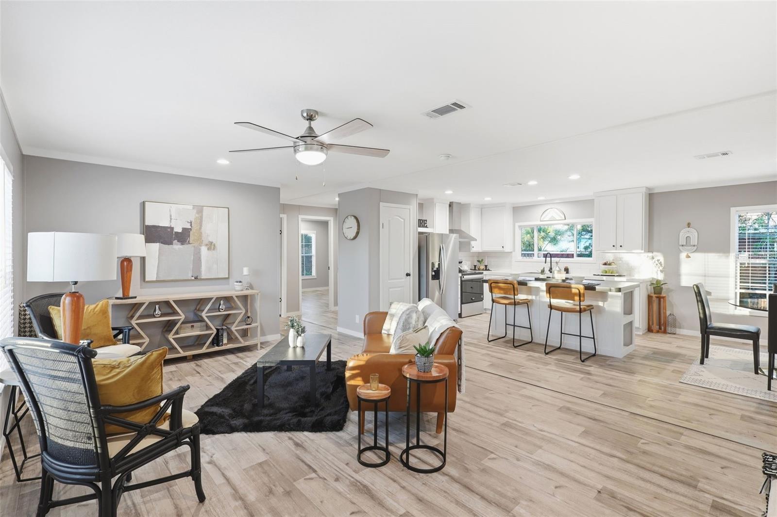 1913 WOODCREST DRIVE