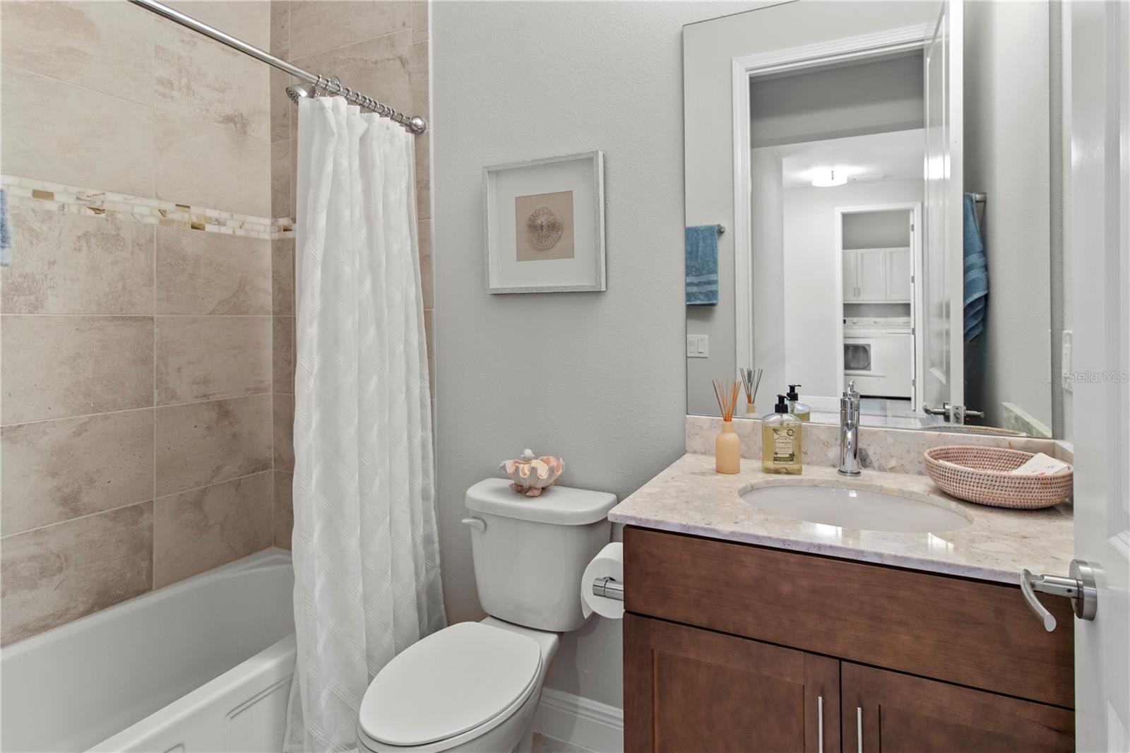 UNIVERSITY VILLAGE - Residential