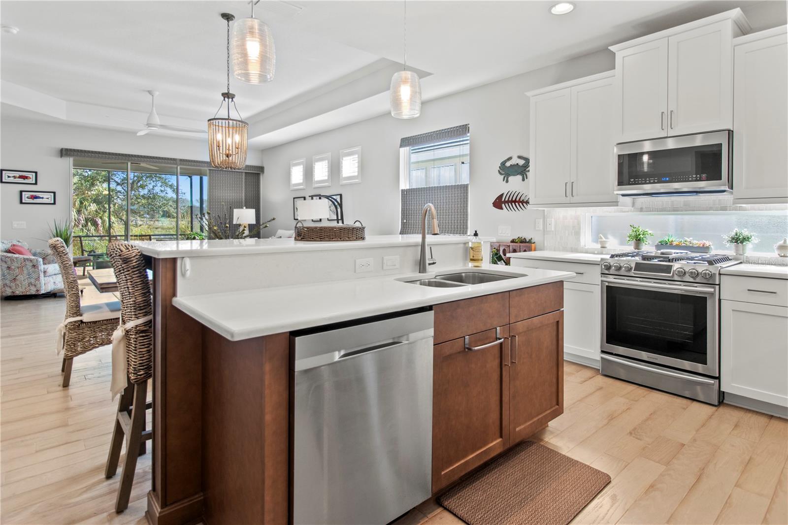 UNIVERSITY VILLAGE - Residential