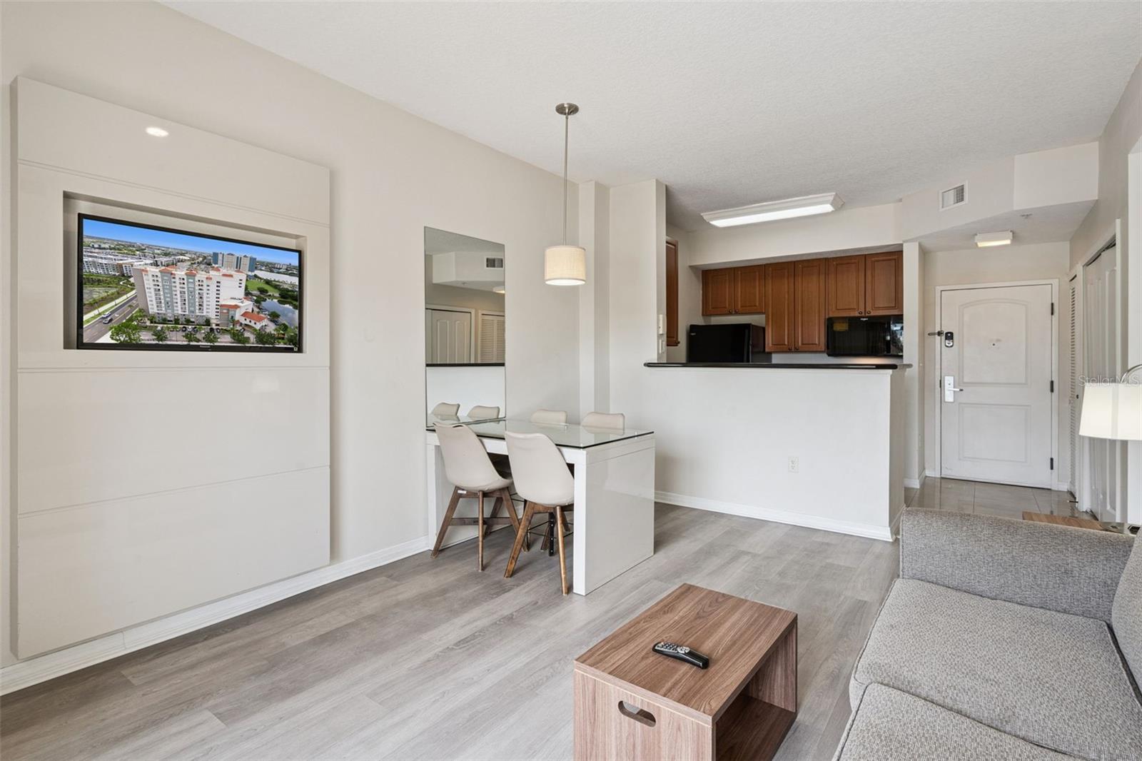 7395 UNIVERSAL BOULEVARD 403
