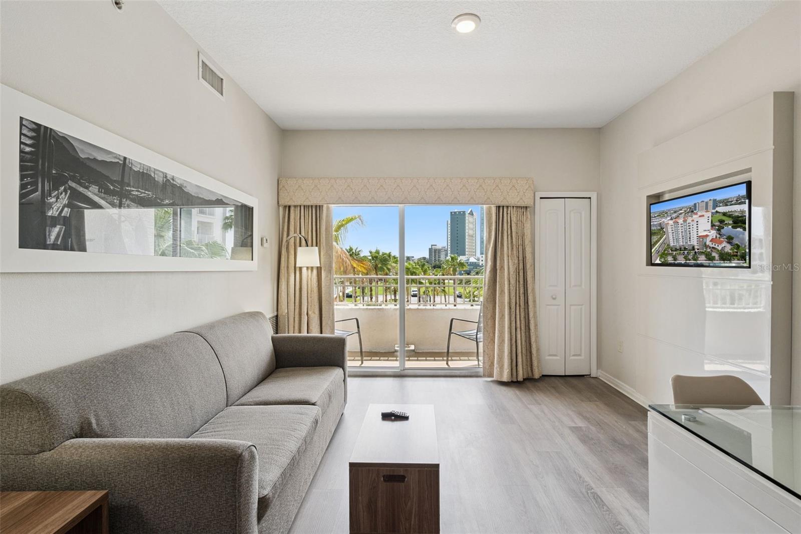 7395 UNIVERSAL BOULEVARD 403