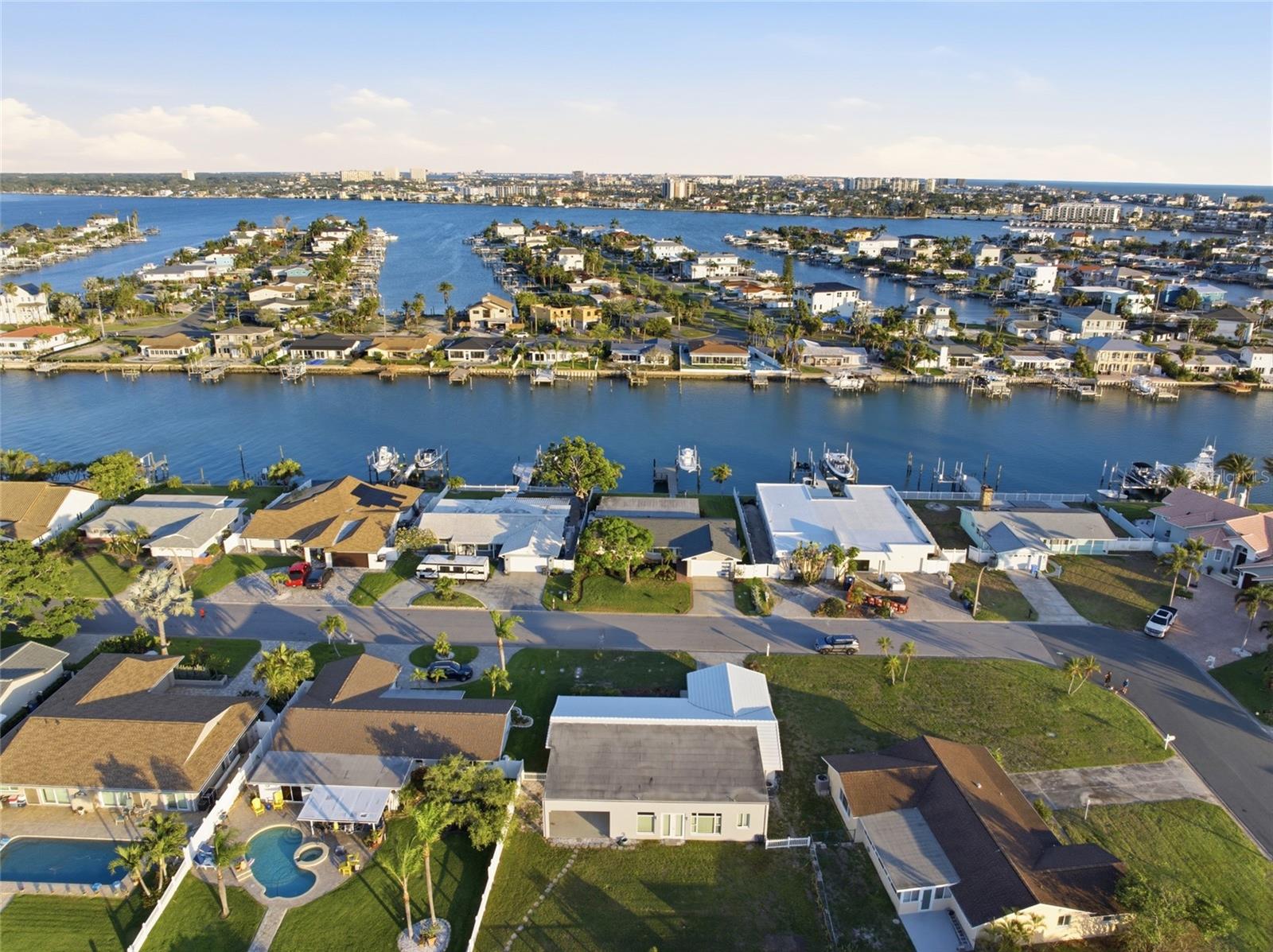 CAPRI ISLE - Residential