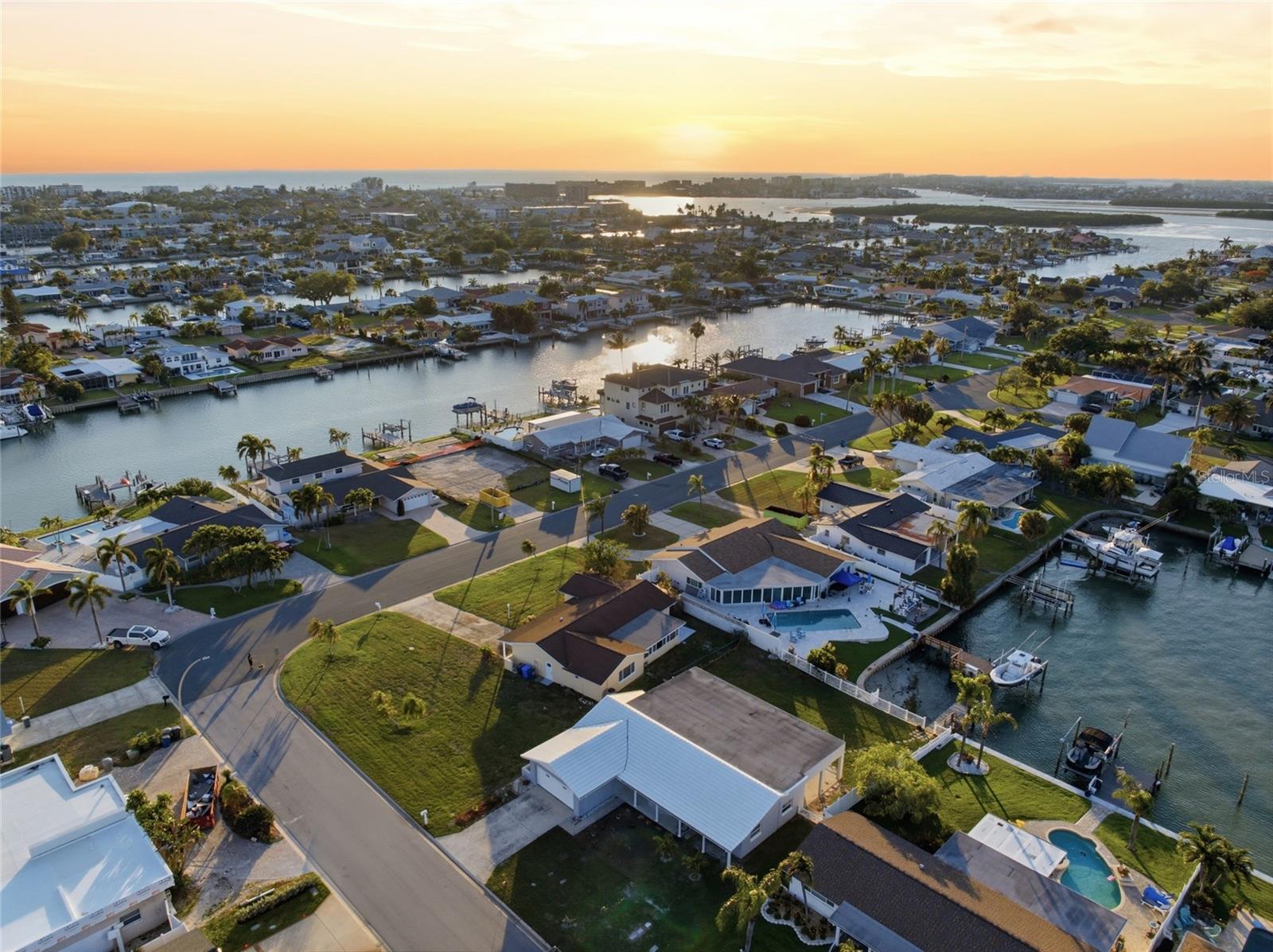 CAPRI ISLE - Residential