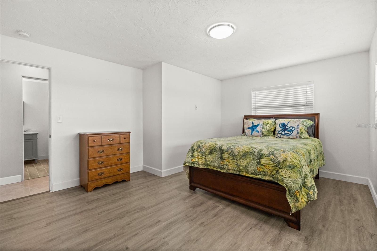 CAPRI ISLE - Residential