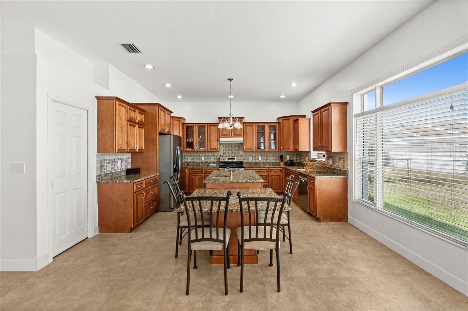 CAPRI ISLE - Residential