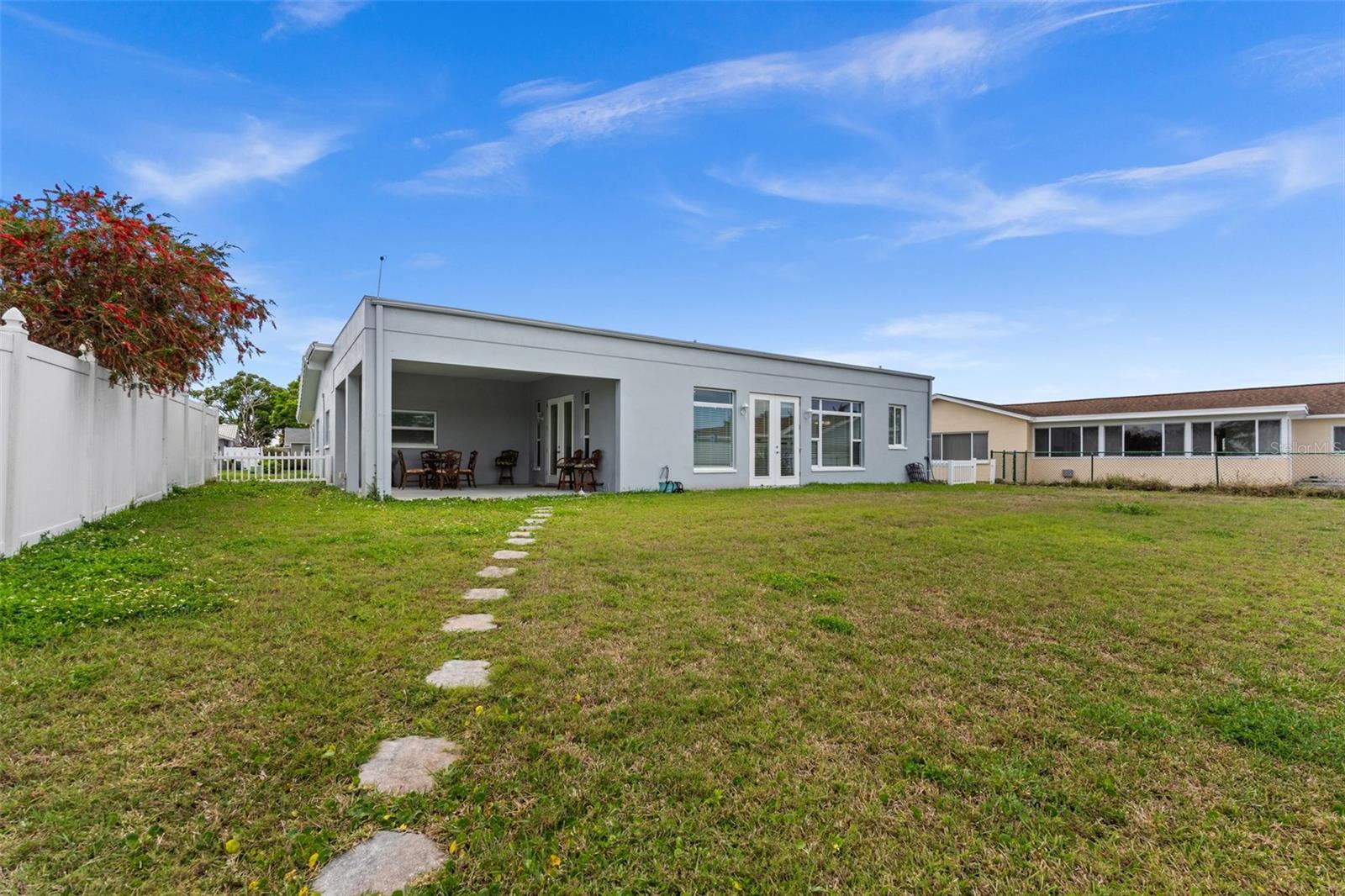 CAPRI ISLE - Residential