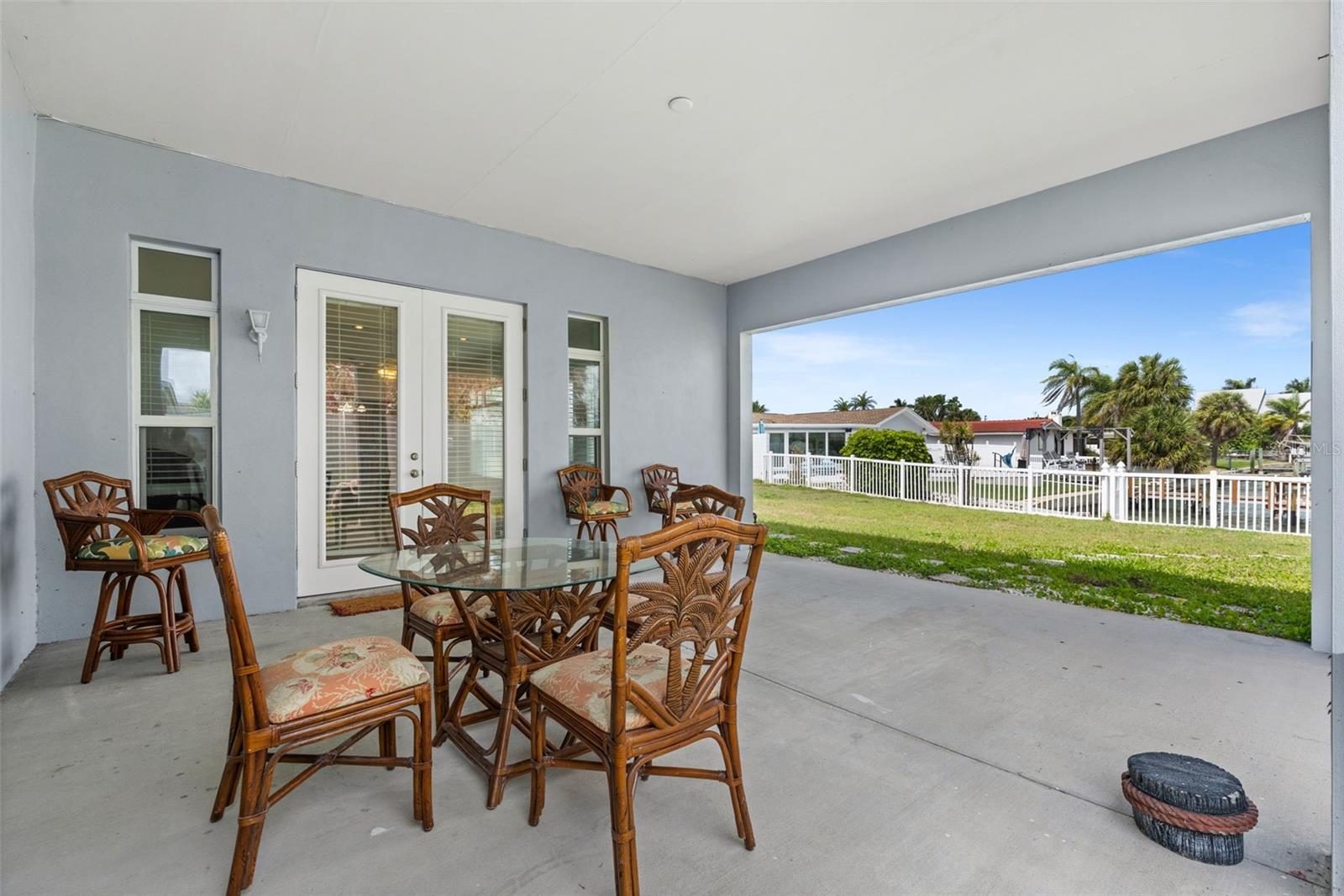 CAPRI ISLE - Residential