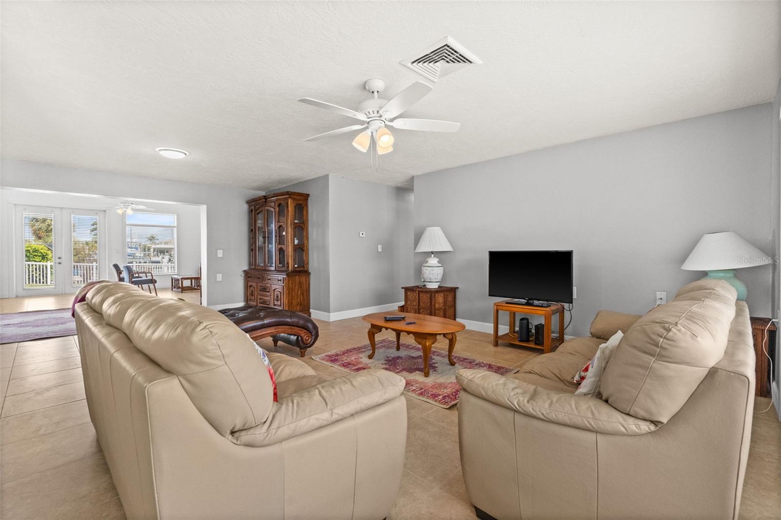 CAPRI ISLE - Residential