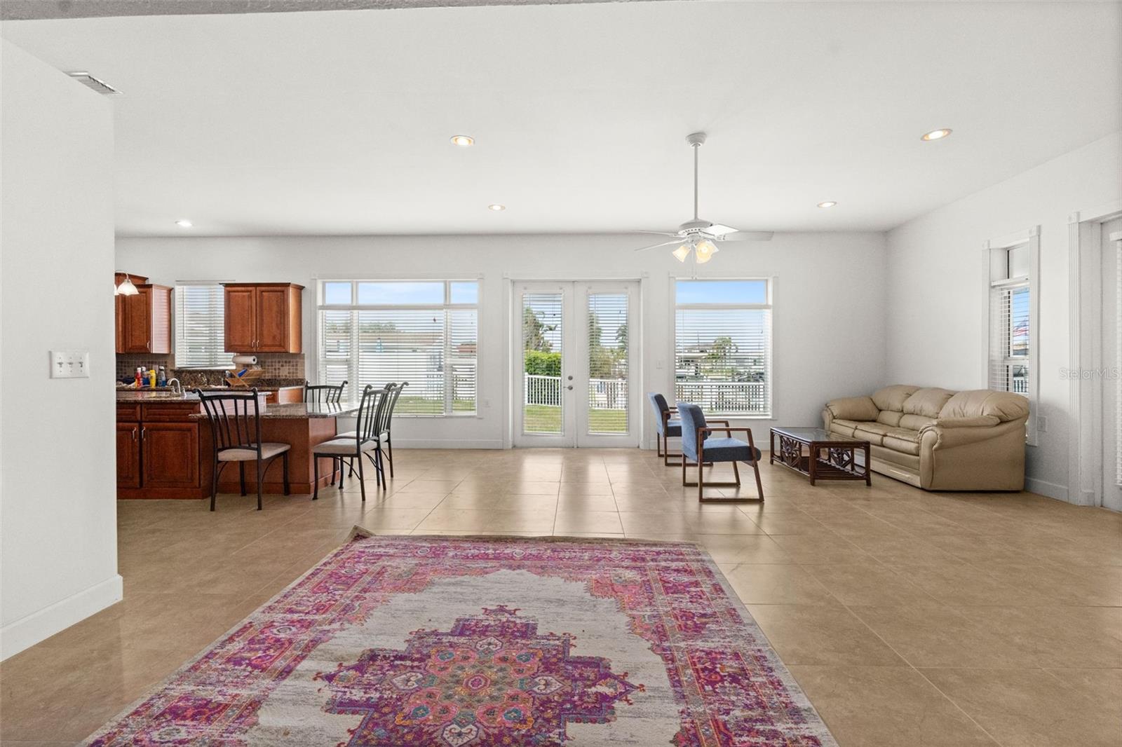 CAPRI ISLE - Residential