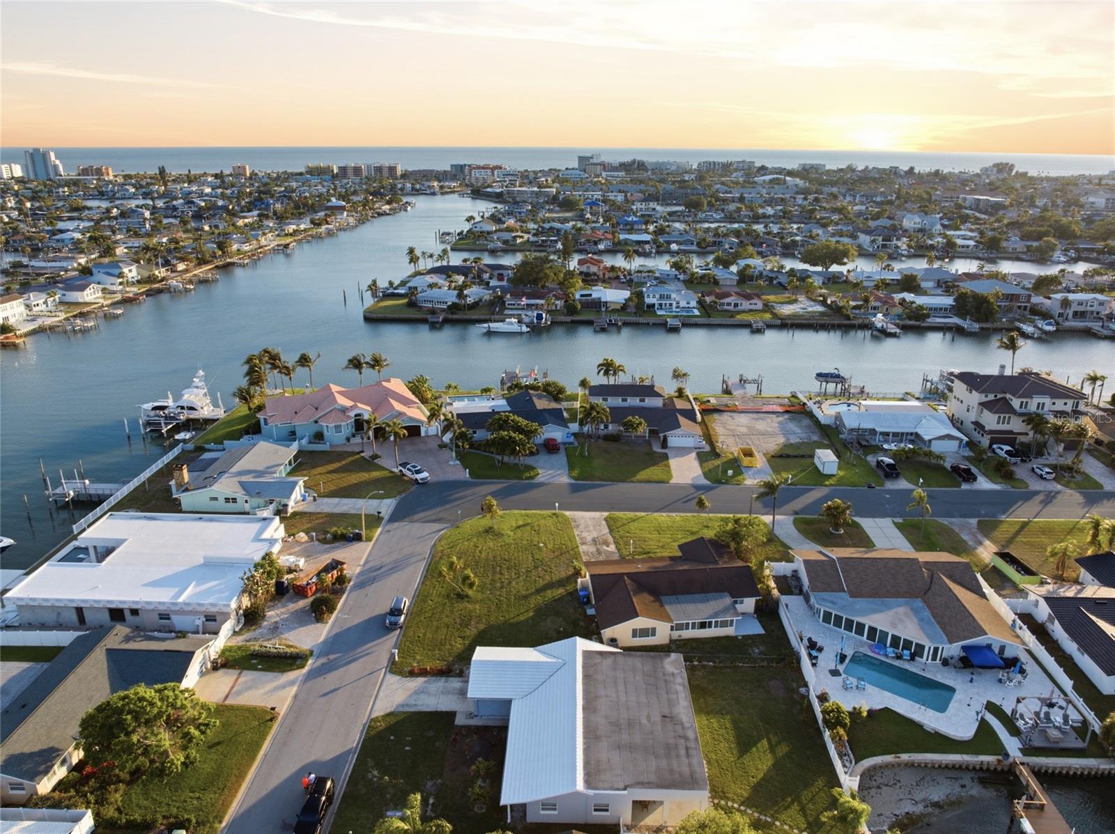 CAPRI ISLE - Residential