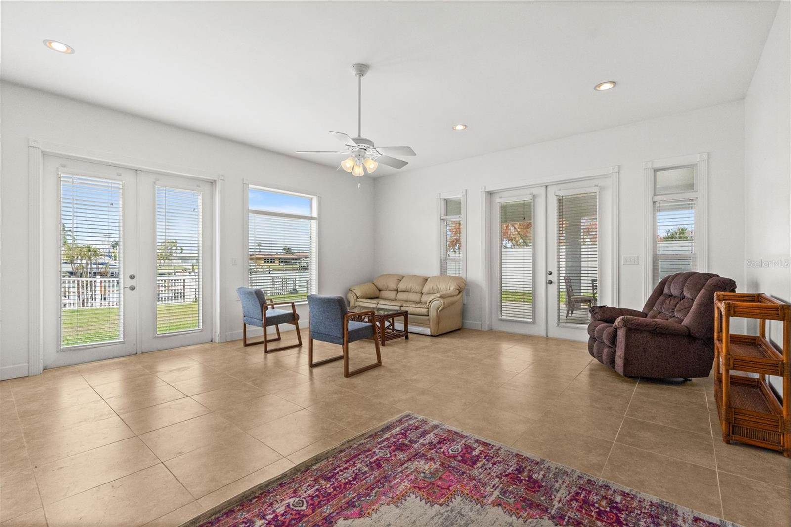 CAPRI ISLE - Residential