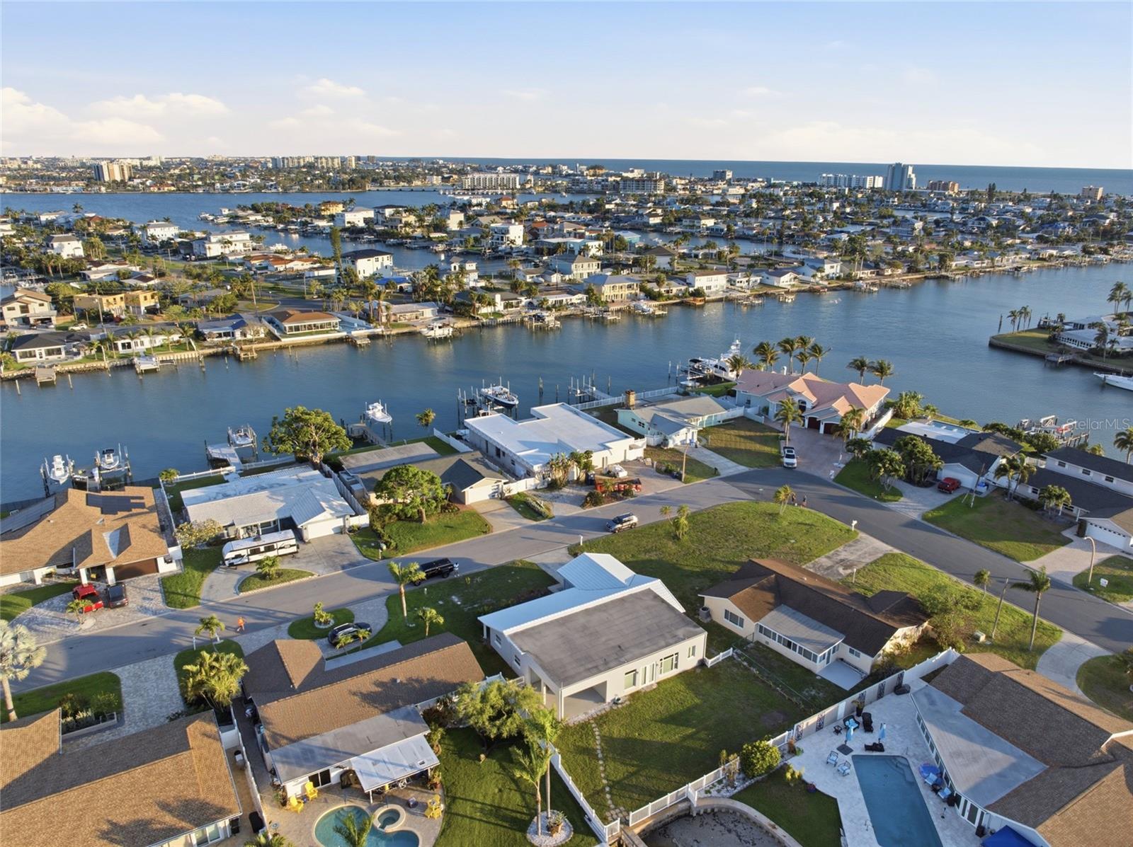 CAPRI ISLE - Residential