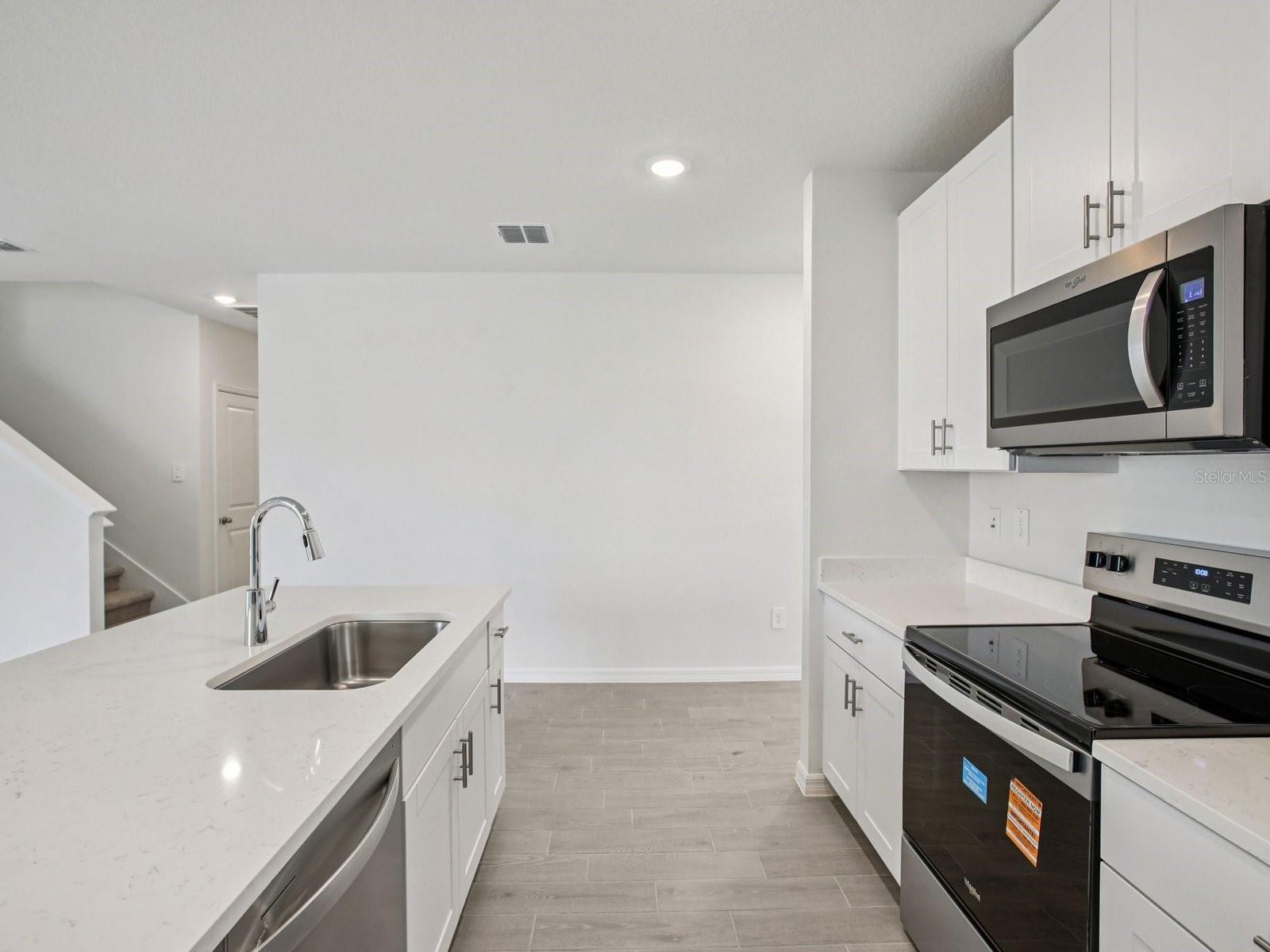 MAGNOLIA BAY - Residential