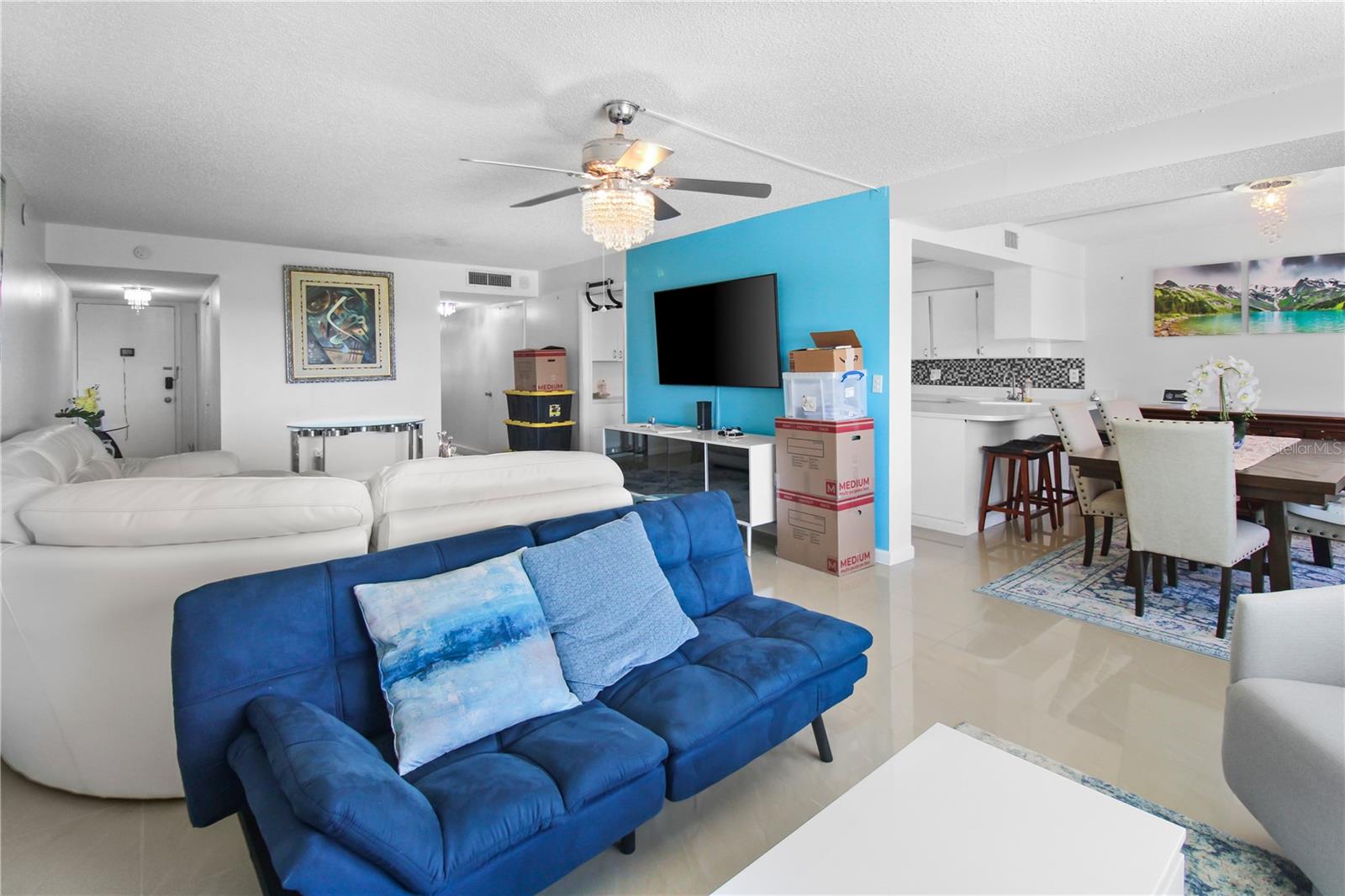 PENTHOUSE GREENS - Residential