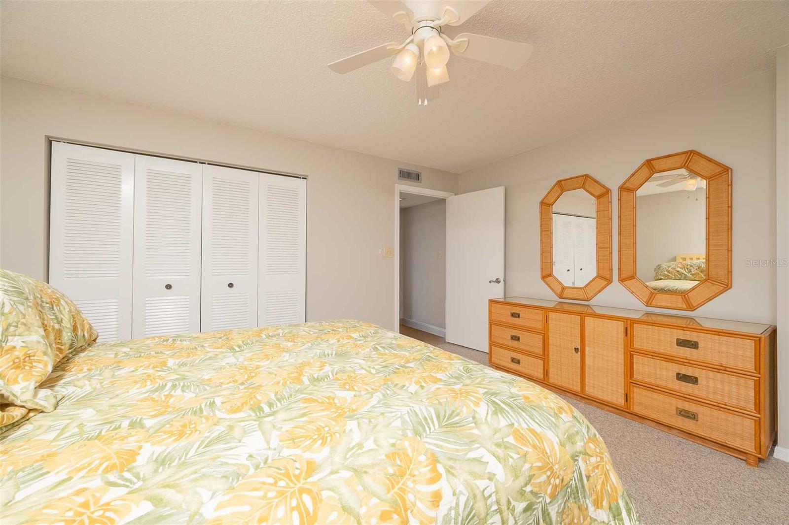 SAND DOLLAR II BLDG - Residential