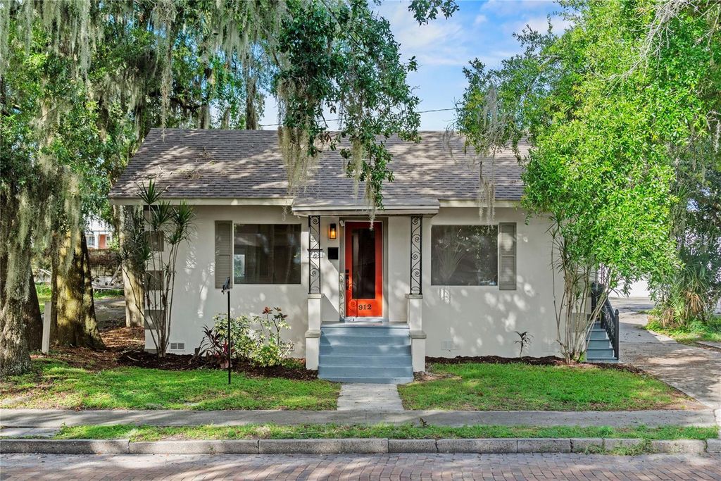 Photo of 912 Bradshaw Terrace, Orlando, FL 32806 (MLS # O6350662)