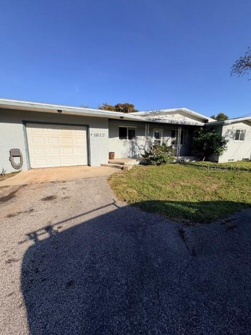 Photo of 1617 Lakeside Drive, Deland, FL 32720 (MLS # V4946463)