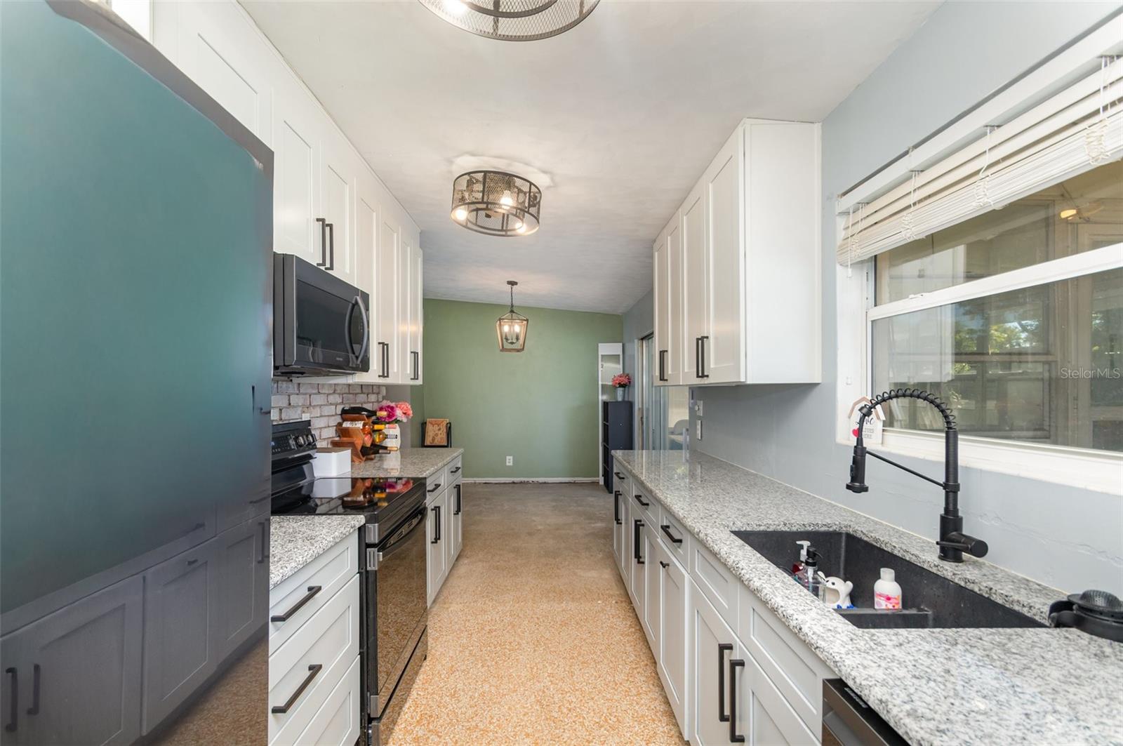 SHERWOOD FOREST - Residential