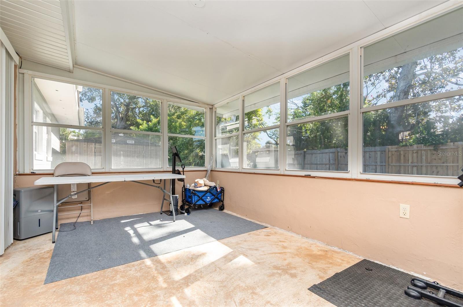 SHERWOOD FOREST - Residential