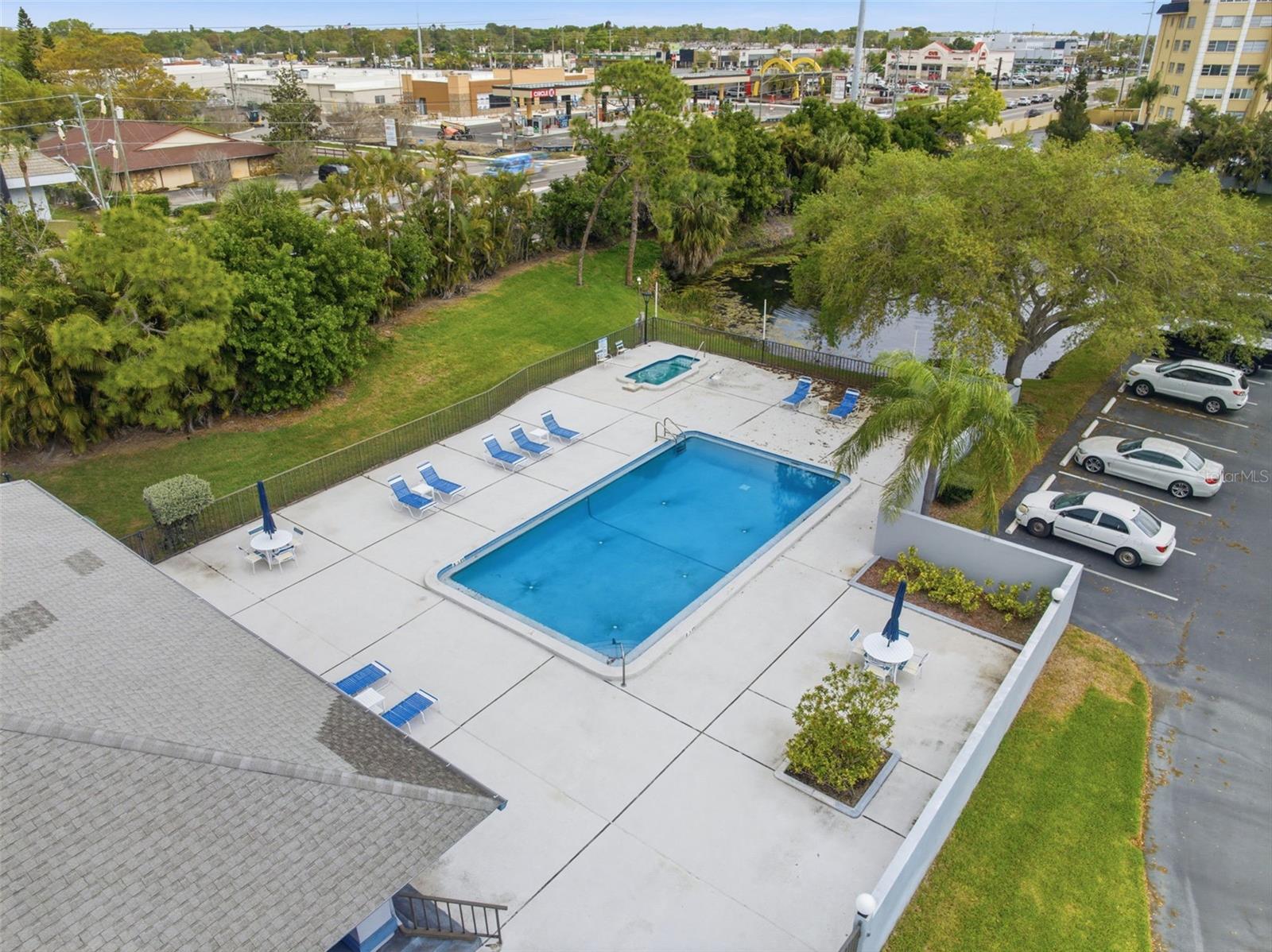 LINKS THE CONDO - Residential