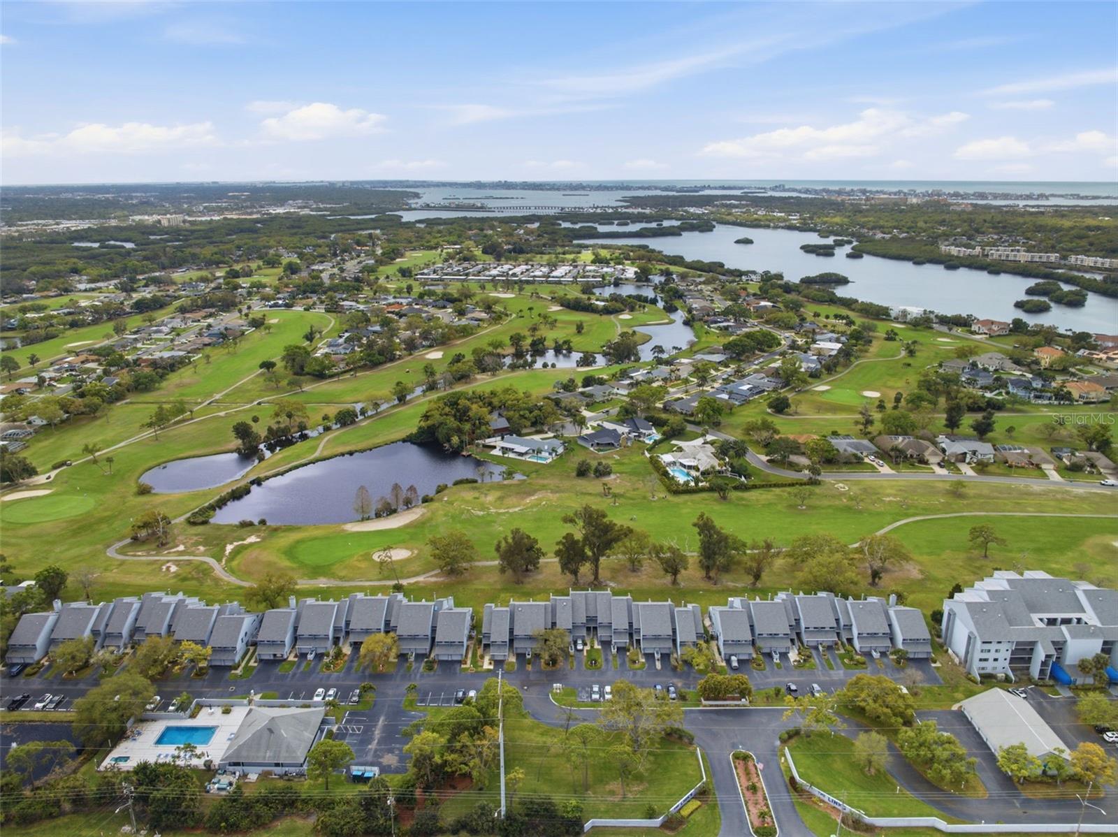 LINKS THE CONDO - Residential