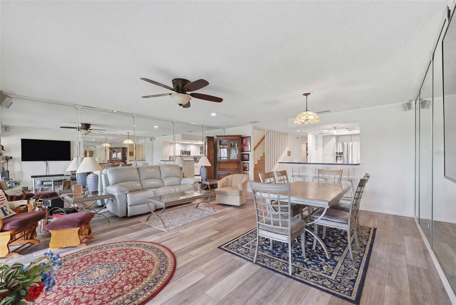 LINKS THE CONDO - Residential