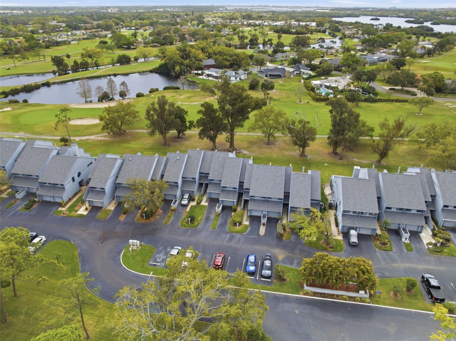 LINKS THE CONDO - Residential