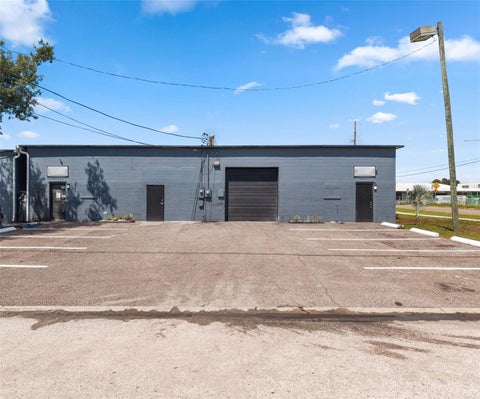 Photo of 4001 7th Terrace S, St Petersburg, FL 33711 (MLS # A4707655)