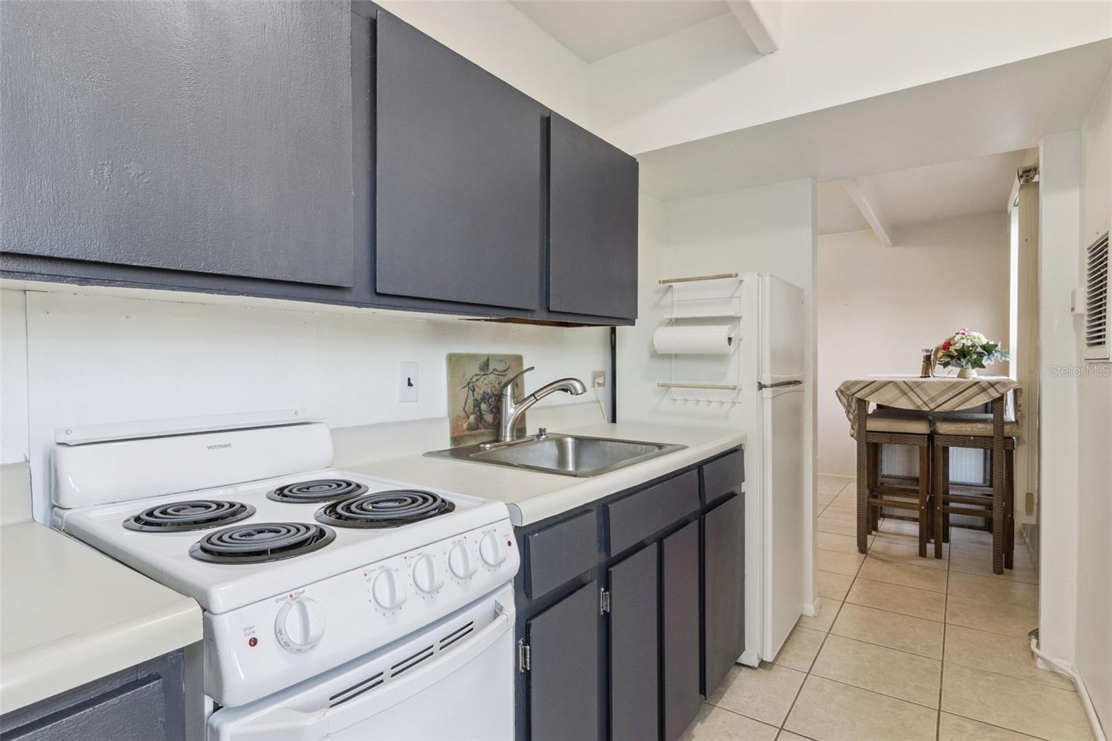 LAKESHORE CLUB - Residential