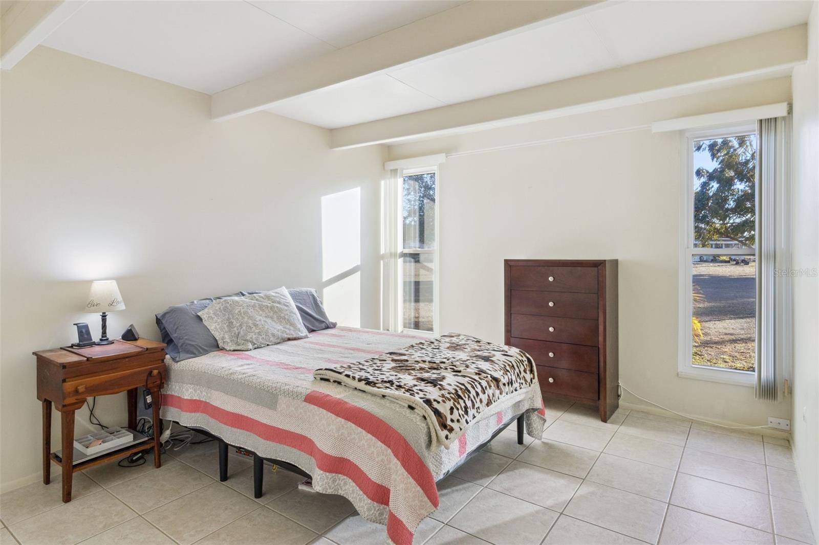 LAKESHORE CLUB - Residential