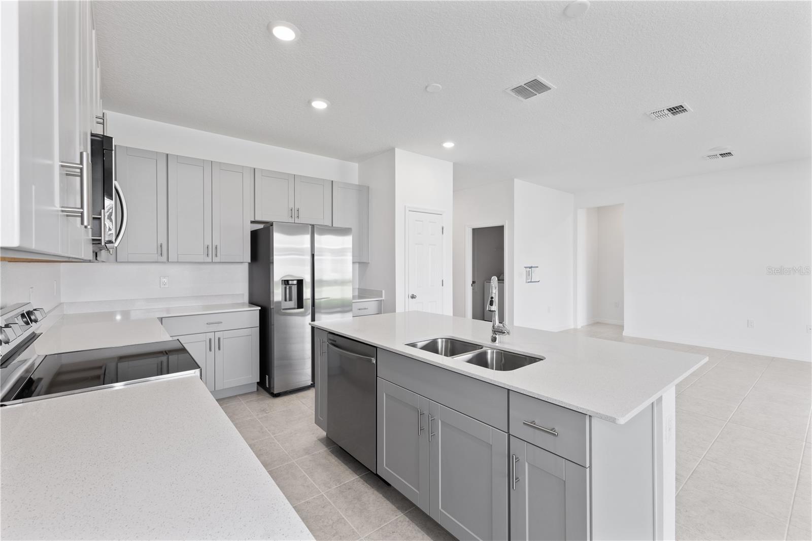 CYPRESS PARK ESTATES - Residential