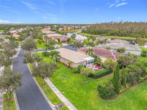 A home in WIMAUMA