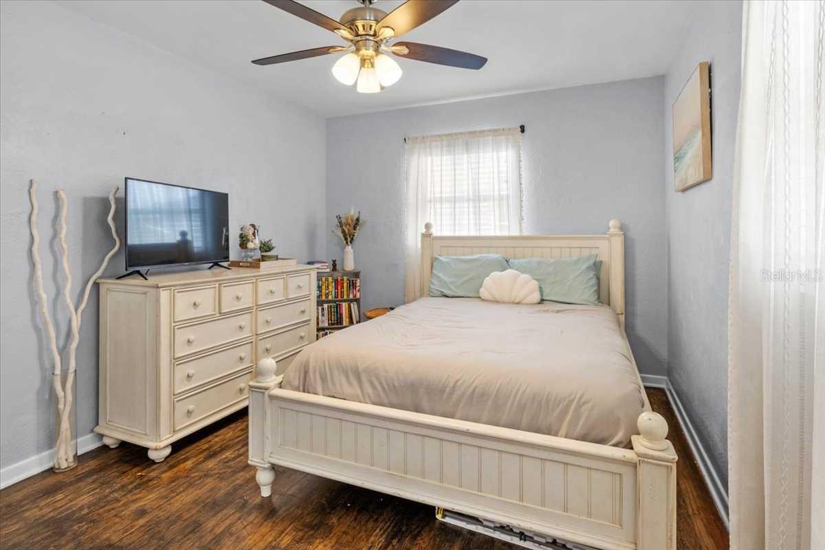 EAGLE CREST - Residential