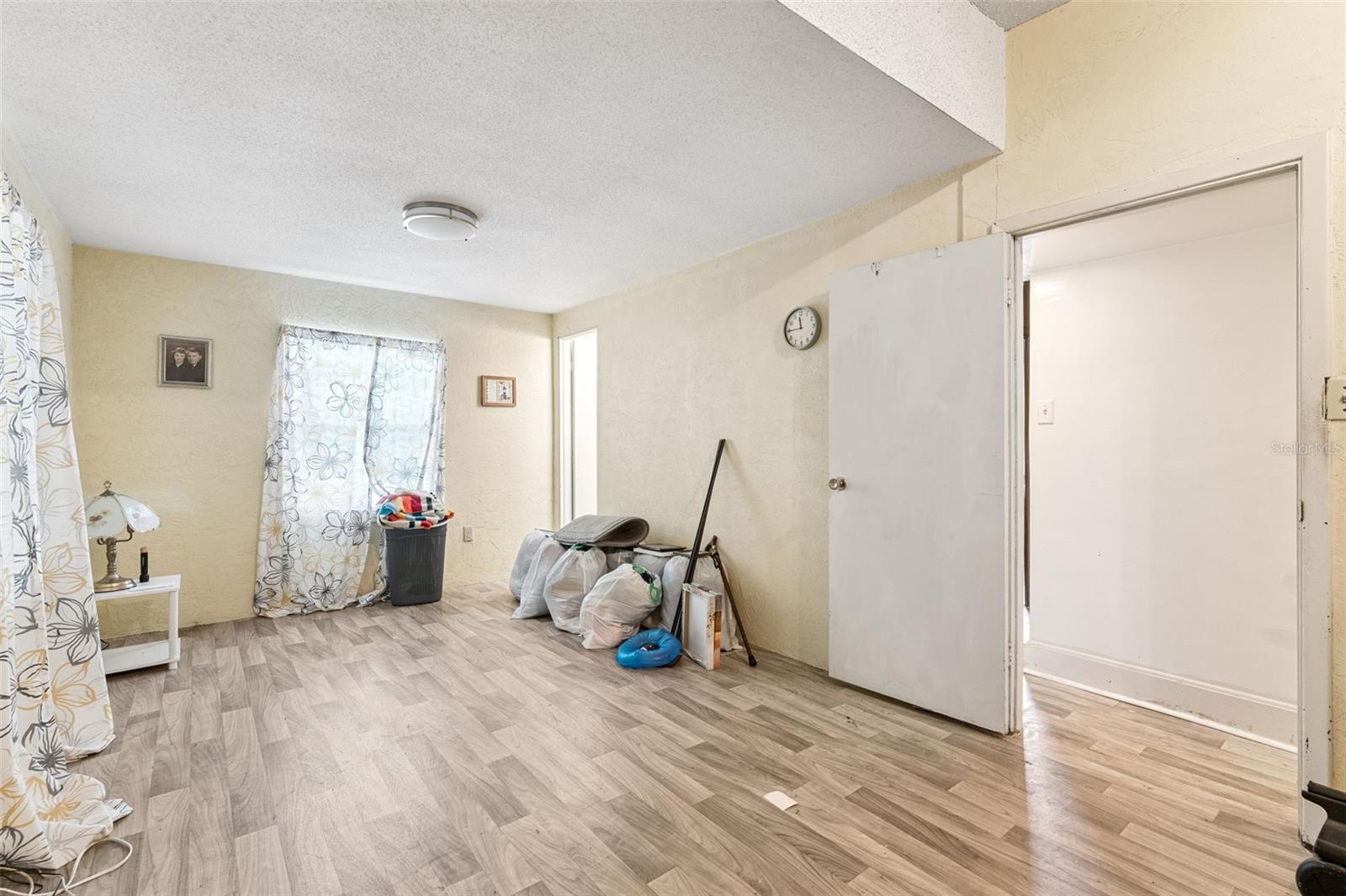 ACREAGE & UNREC - Residential