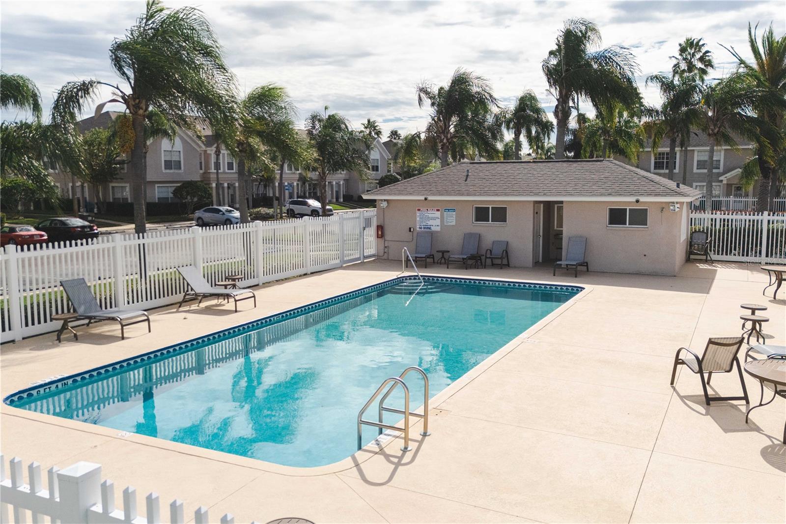 THE TWNHMS AT KENSINGTON PH - Residential