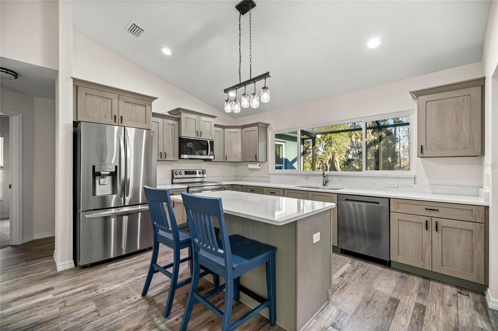 RIVER GARDENS UNIT 02 - Residential