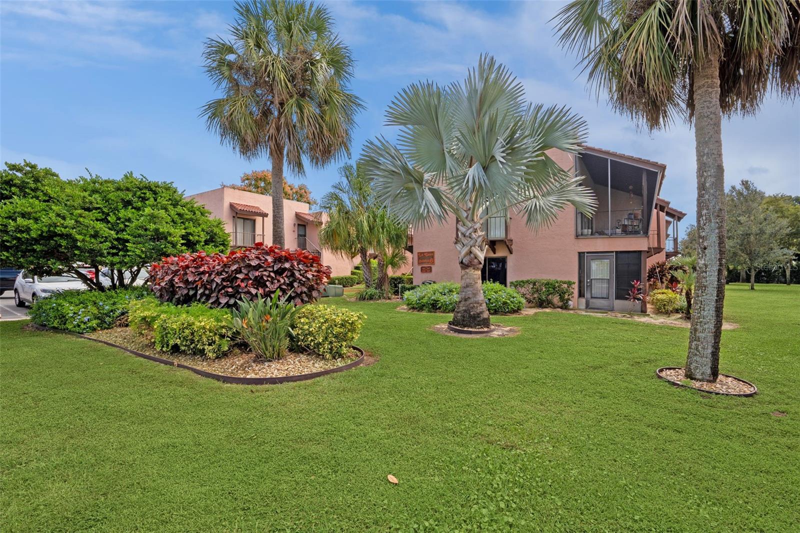 LA CASA CONDO - Residential