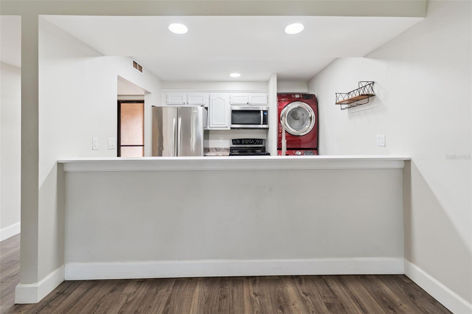 LA CASA CONDO - Residential