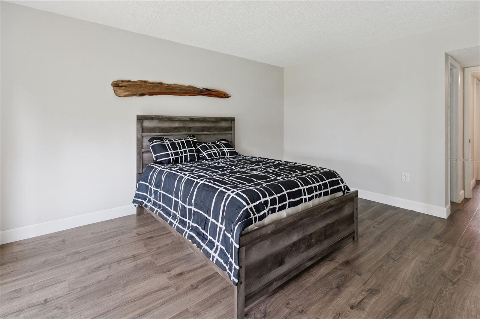 LA CASA CONDO - Residential