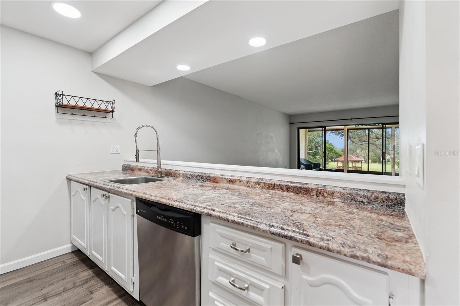 LA CASA CONDO - Residential