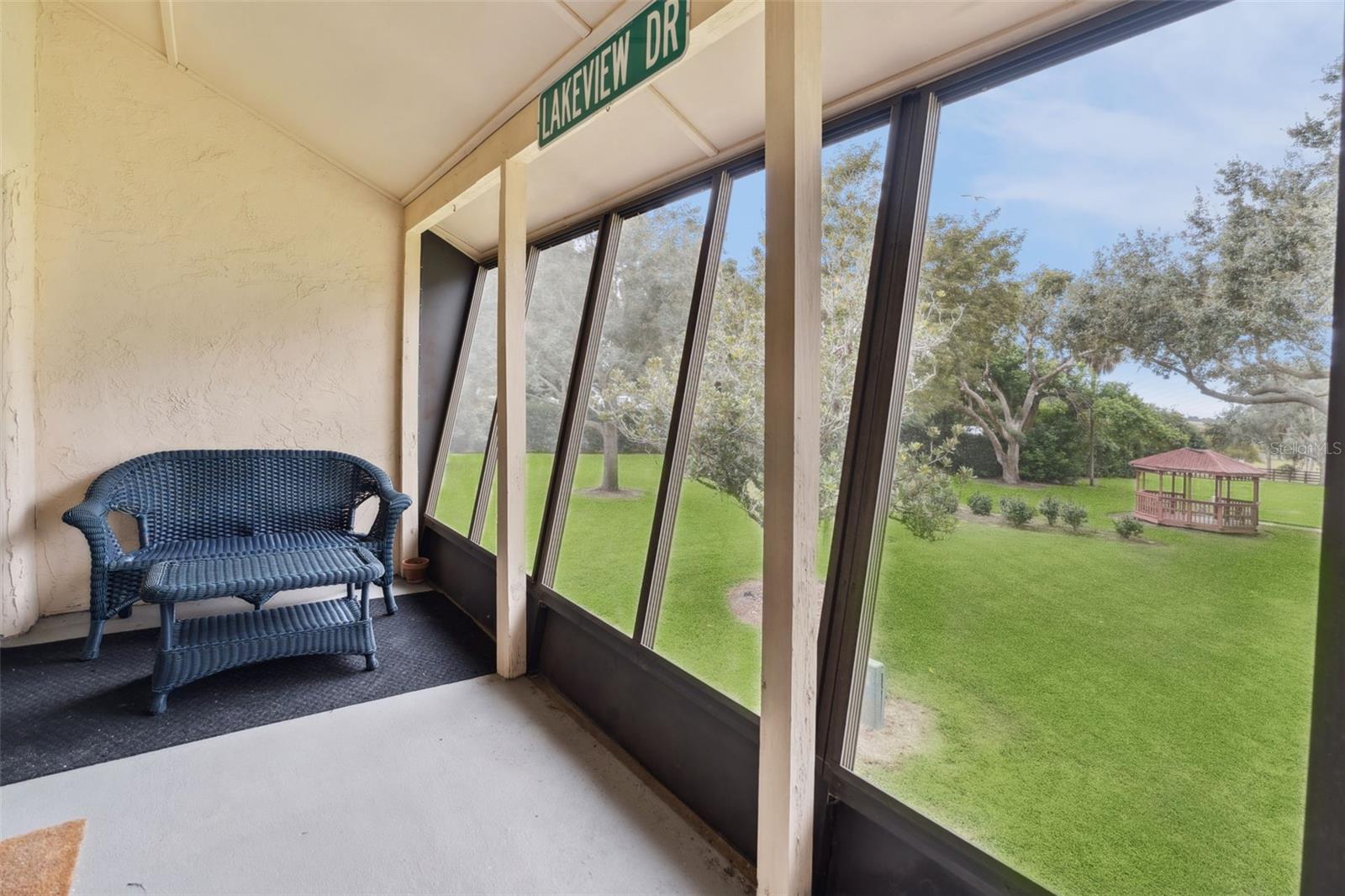 LA CASA CONDO - Residential