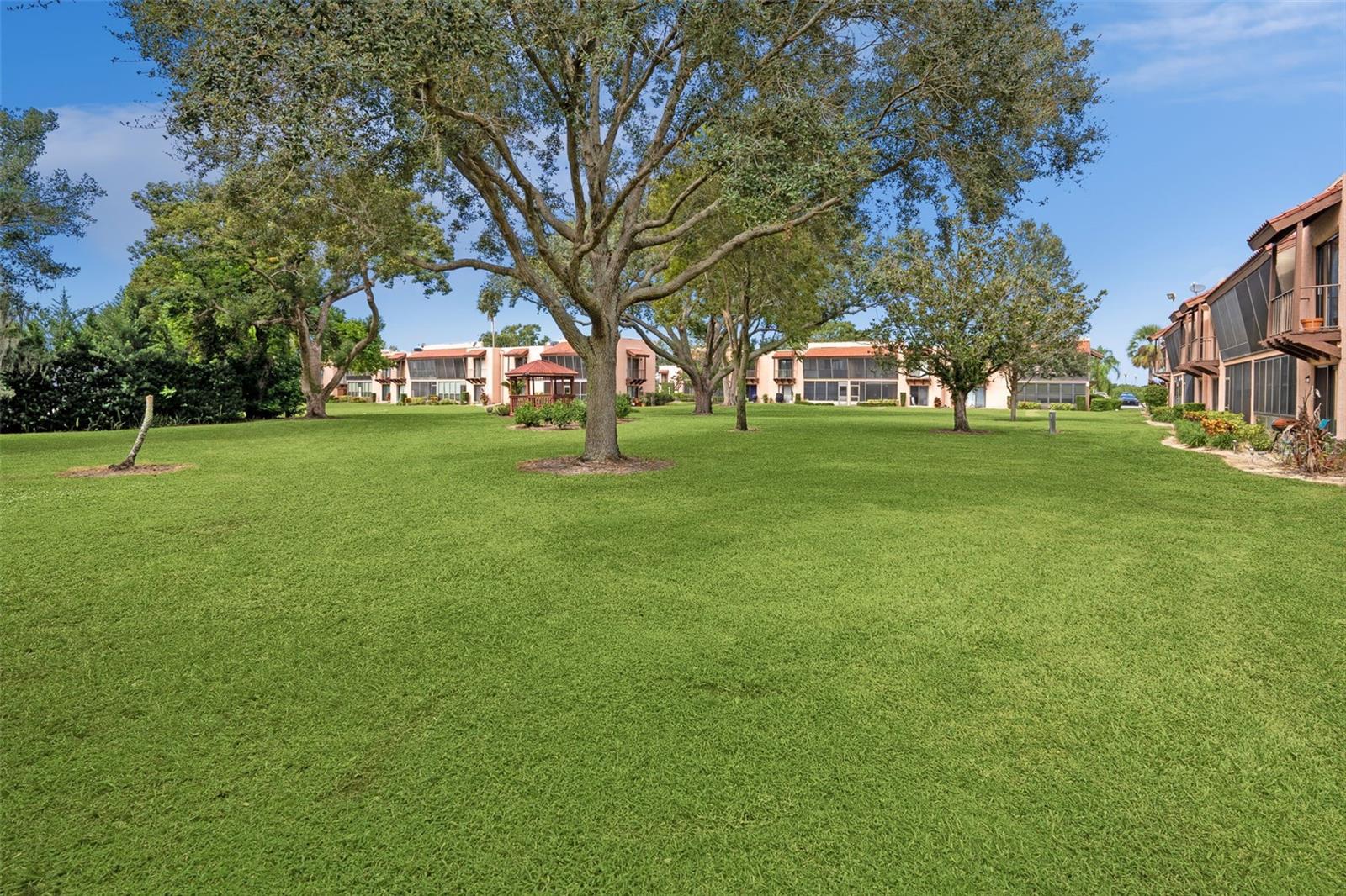 LA CASA CONDO - Residential