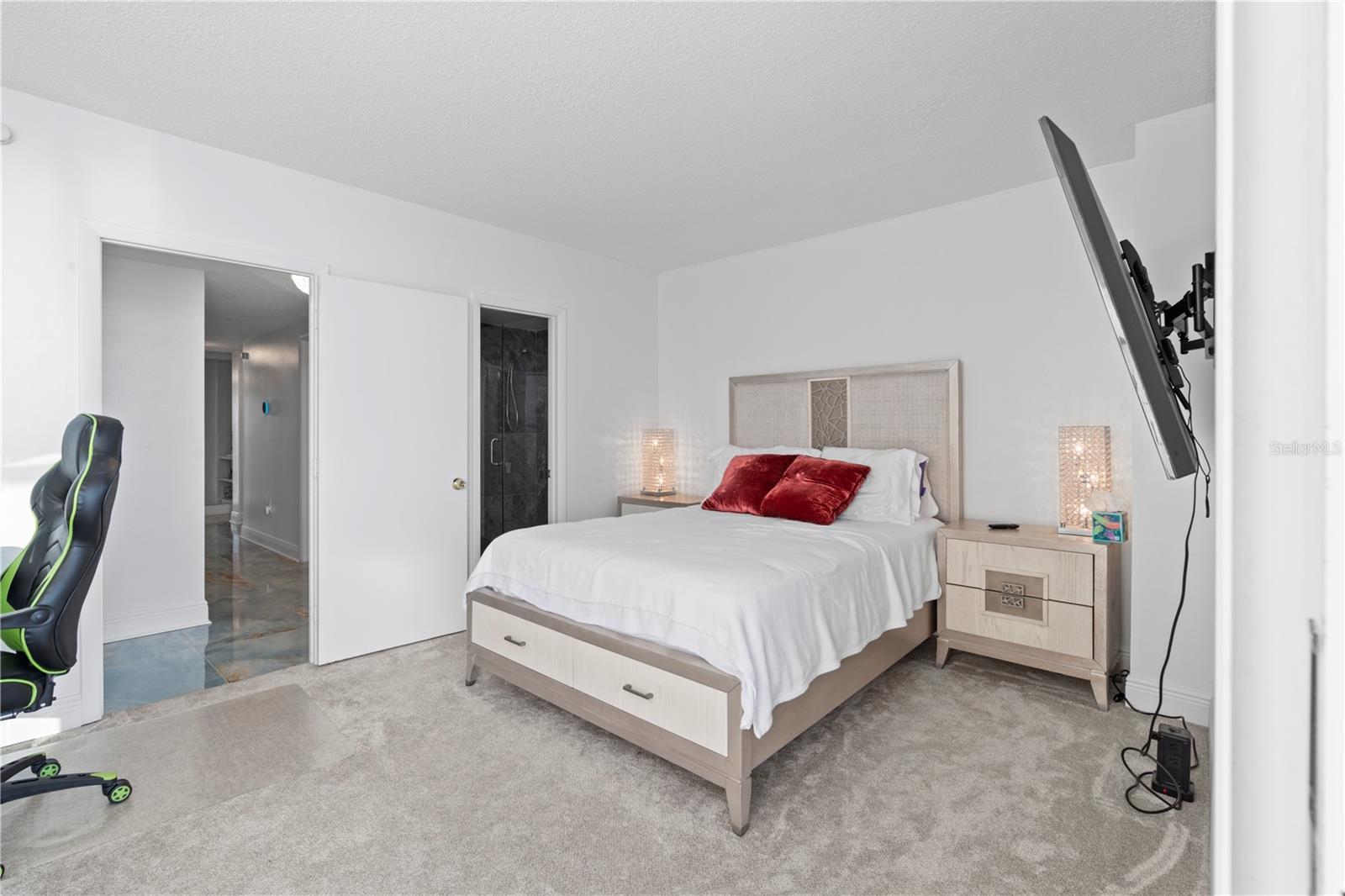 PIERCE 100 CONDO - Residential Lease