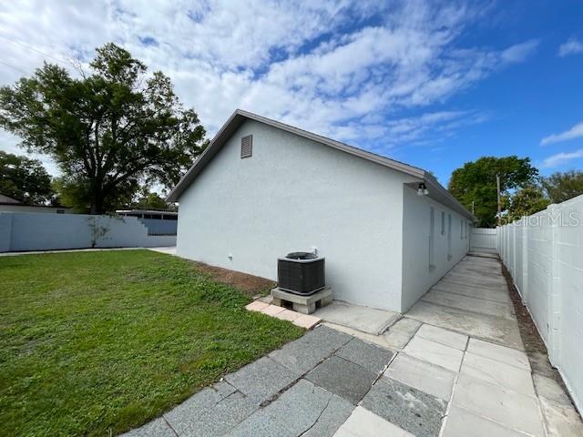 PINECREST VILLA - Residential