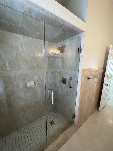 PINECREST VILLA - Residential