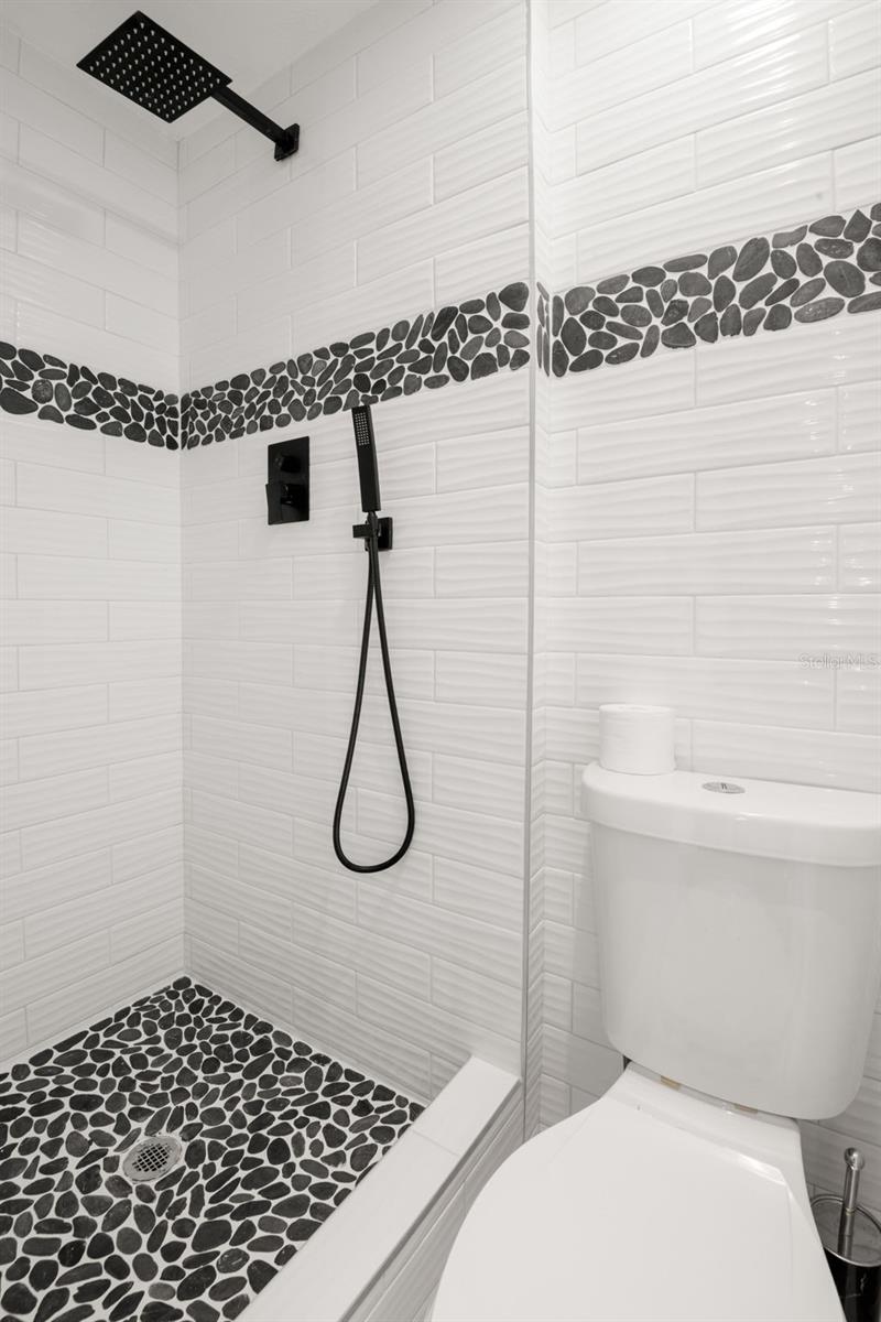 TAHITIAN HOMES - Residential