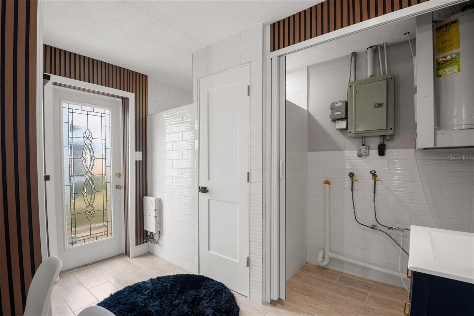 TAHITIAN HOMES - Residential