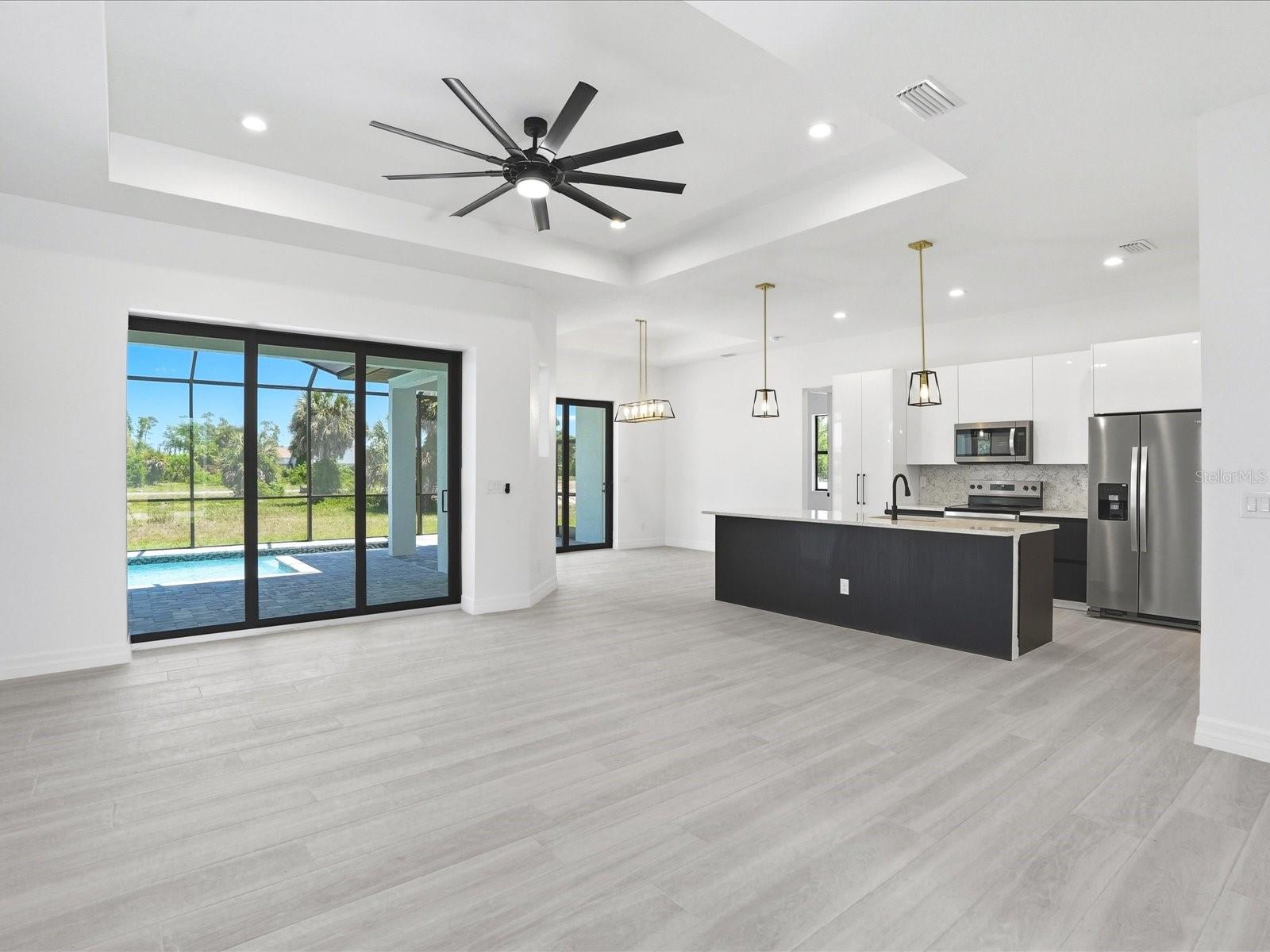 ROTONDA WEST PINE VALLEY - Residential