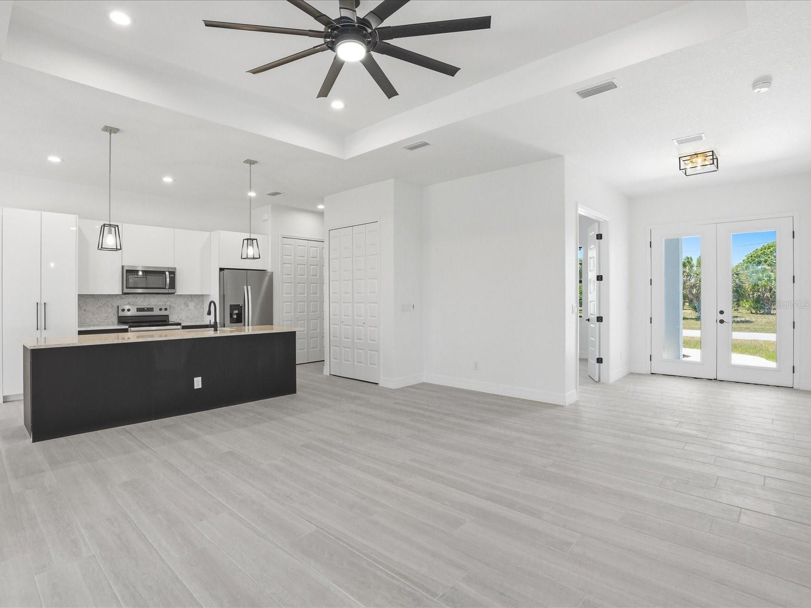 ROTONDA WEST PINE VALLEY - Residential